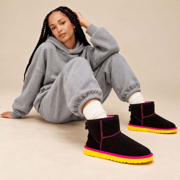 Женские непромокаемые мини угги Ugg Classic Mini II Black-Yellow